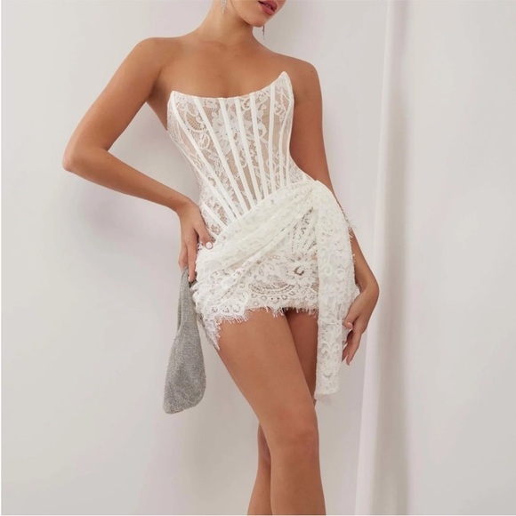Heiress Beverly Hills Dresses & Skirts - Heiress Beverly Hills WHITE LACE CORSET DRAPED MINI DRESS